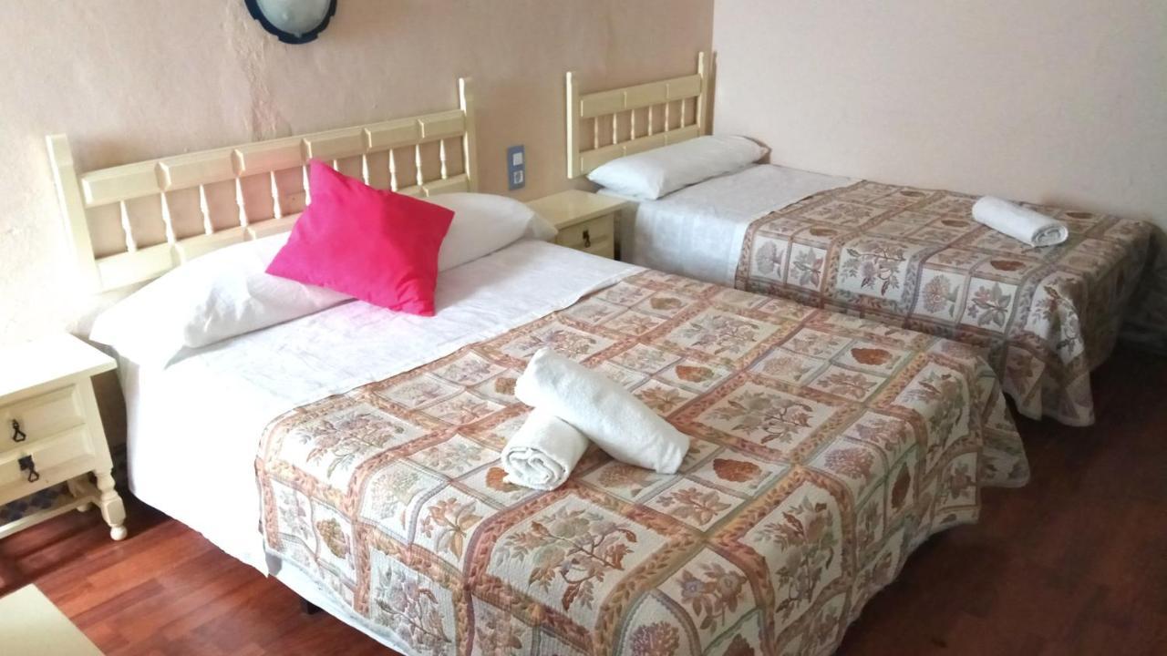 Pension Lisdos Σεβίλλη Εξωτερικό φωτογραφία